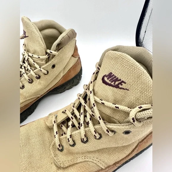 VINTAGE Nike ACG  Zion Womens 8.5 Tan Brown Canvas Mid Hiking Boots 950204 - Picture 2 of 11